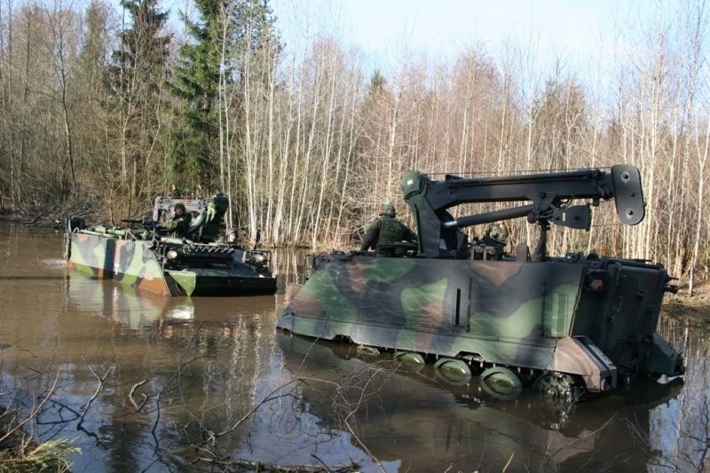 Двигатель m 113